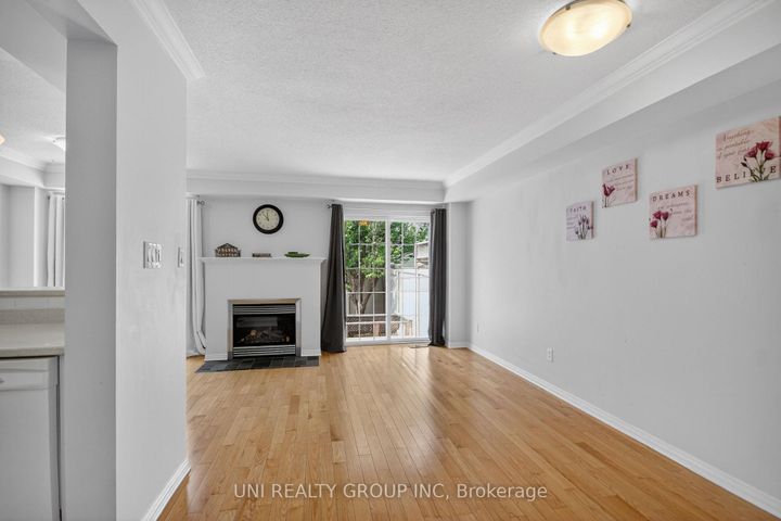 Photo 2 at 546 Ashbourne Crescent, Nepean (Stonebridge), Ottawa