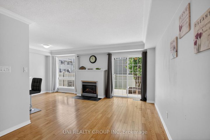 Photo 7 at 546 Ashbourne Crescent, Nepean (Stonebridge), Ottawa