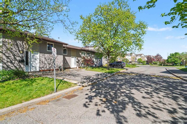 Photo 2 at 106 - 200 Woodfield Drive, Nepean (Tanglewood), Ottawa
