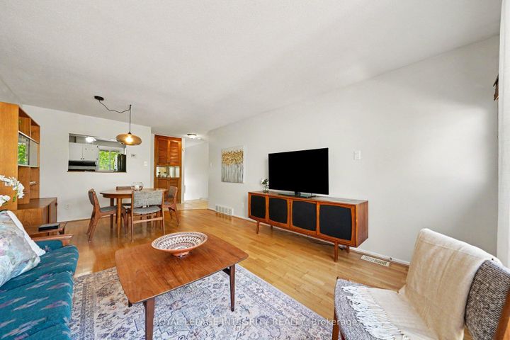 Photo 6 at 106 - 200 Woodfield Drive, Nepean (Tanglewood), Ottawa