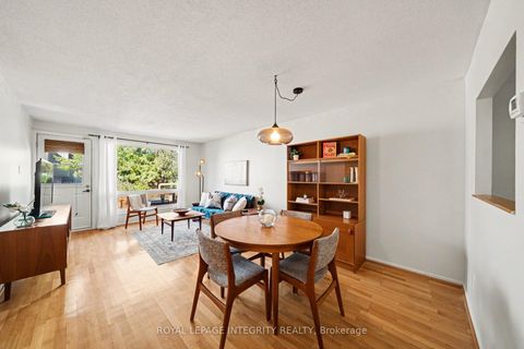 Photo 8 at 106 - 200 Woodfield Drive, Nepean (Tanglewood), Ottawa