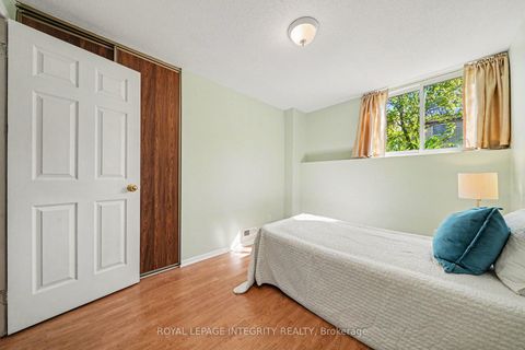 Photo 22 at 106 - 200 Woodfield Drive, Nepean (Tanglewood), Ottawa
