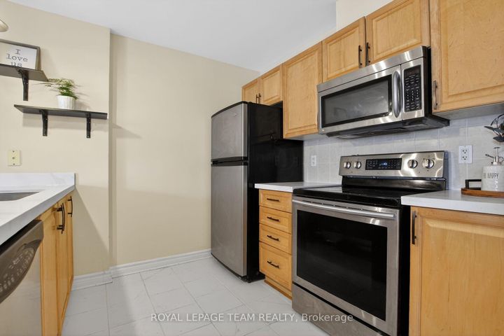 Photo 9 at D - 165 Crestway Drive, Nepean (Barrhaven East), Ottawa