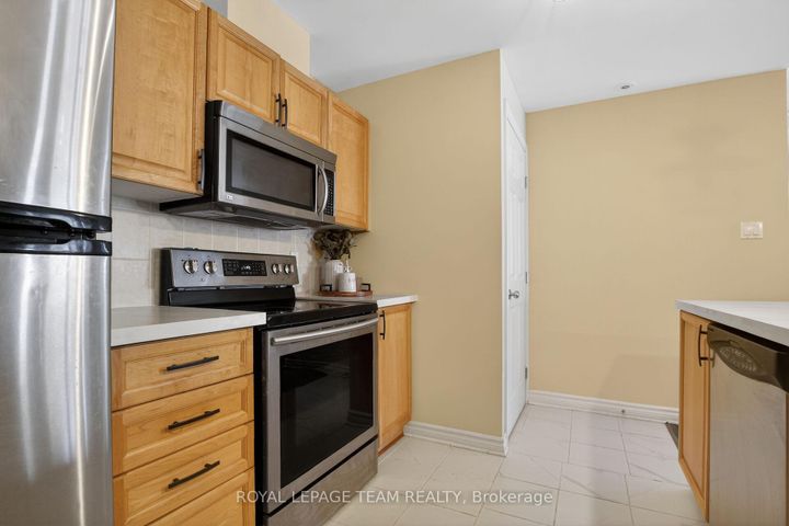 Photo 12 at D - 165 Crestway Drive, Nepean (Barrhaven East), Ottawa