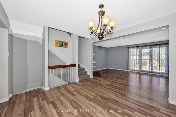 Photo 6 at C - 276 Dalehurst Drive, Nepean (Tanglewood), Ottawa