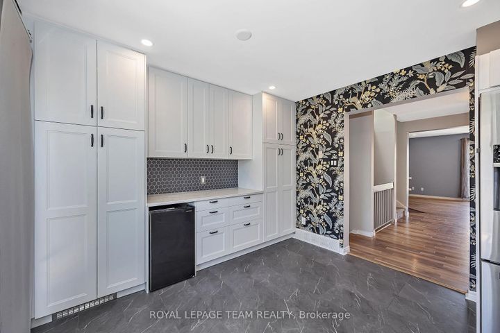 Photo 13 at C - 276 Dalehurst Drive, Nepean (Tanglewood), Ottawa