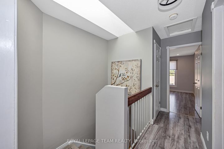 Photo 15 at C - 276 Dalehurst Drive, Nepean (Tanglewood), Ottawa