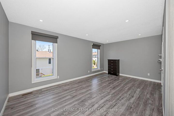 Photo 16 at C - 276 Dalehurst Drive, Nepean (Tanglewood), Ottawa