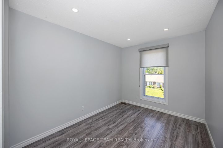 Photo 19 at C - 276 Dalehurst Drive, Nepean (Tanglewood), Ottawa