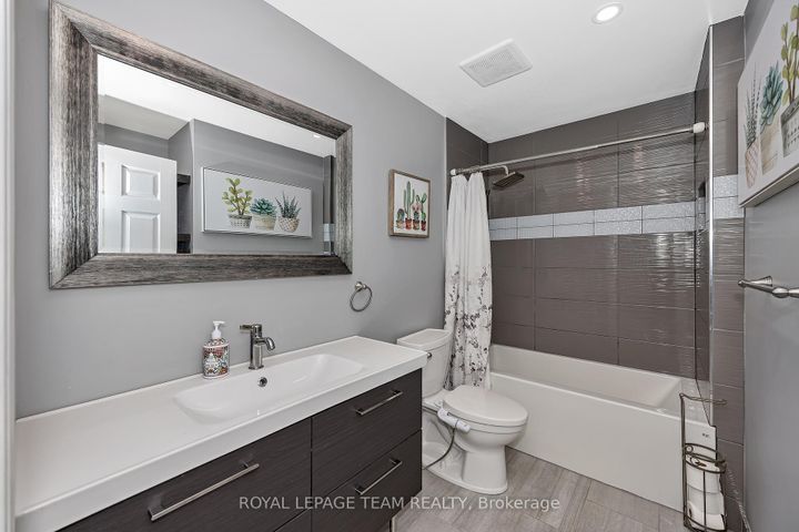 Photo 23 at C - 276 Dalehurst Drive, Nepean (Tanglewood), Ottawa