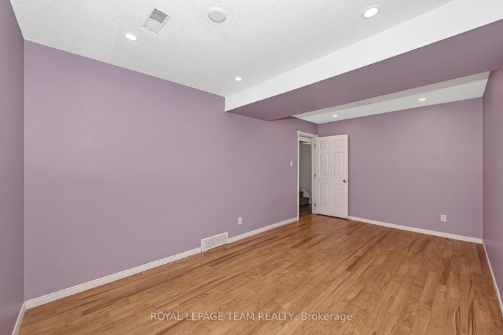 Photo 24 at C - 276 Dalehurst Drive, Nepean (Tanglewood), Ottawa