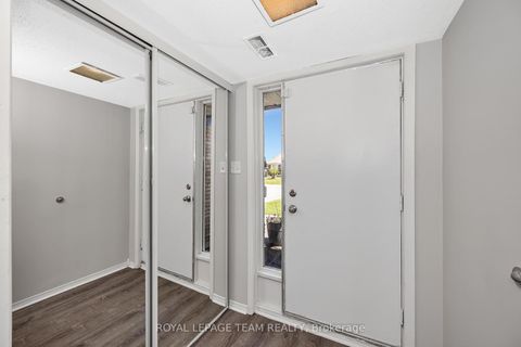 Photo 3 at C - 276 Dalehurst Drive, Nepean (Tanglewood), Ottawa