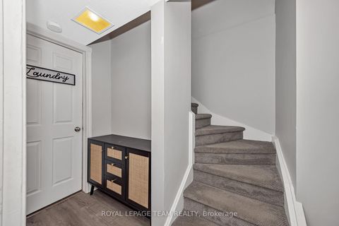 Photo 5 at C - 276 Dalehurst Drive, Nepean (Tanglewood), Ottawa