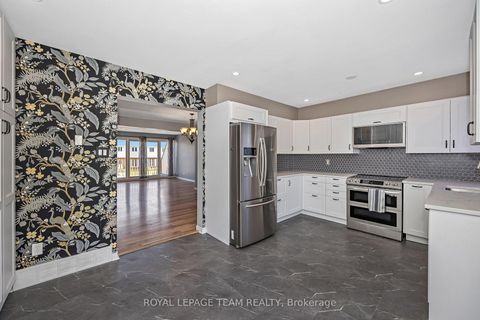 Photo 12 at C - 276 Dalehurst Drive, Nepean (Tanglewood), Ottawa