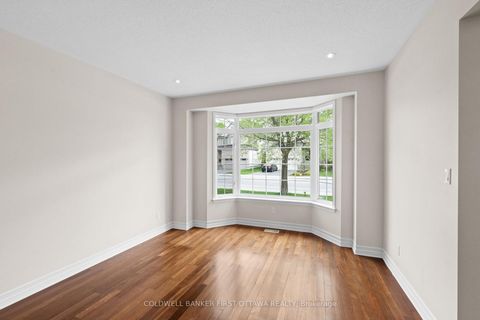 Photo 5 at 788 Kilbirnie Drive, Nepean (Stonebridge), Ottawa