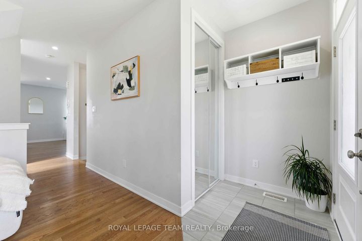 Photo 3 at 3048 Travertine Way, Nepean (Half Moon Bay), Ottawa