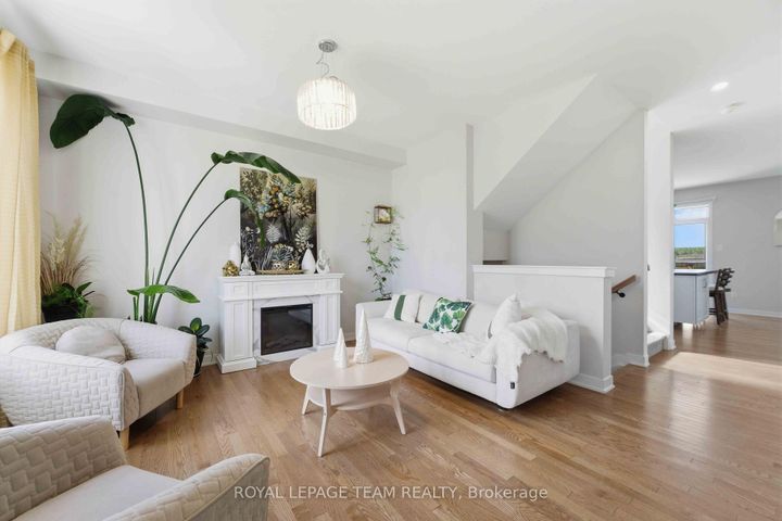 Photo 4 at 3048 Travertine Way, Nepean (Half Moon Bay), Ottawa