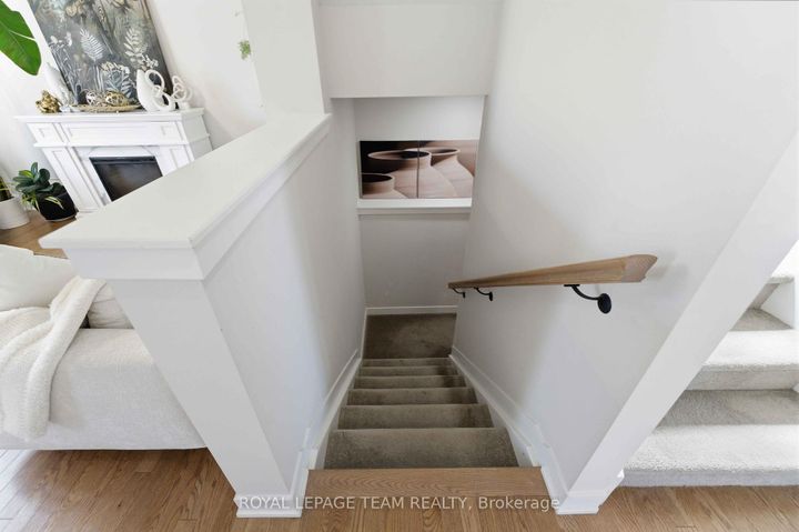 Photo 9 at 3048 Travertine Way, Nepean (Half Moon Bay), Ottawa