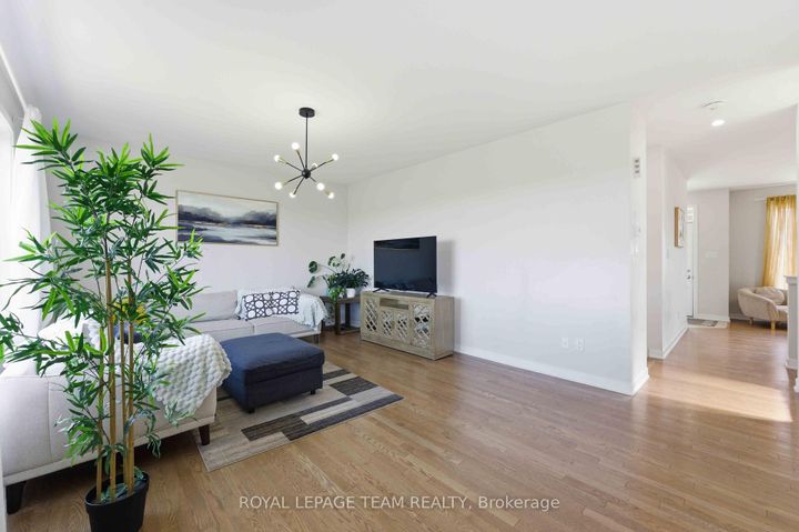 Photo 13 at 3048 Travertine Way, Nepean (Half Moon Bay), Ottawa