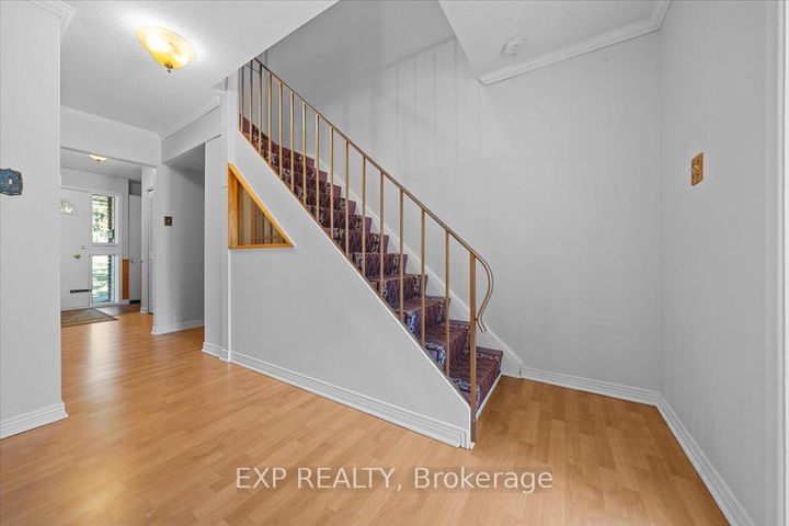 Photo 14 at 14 - 21 Midland Crescent, Nepean (Arlington Woods), Ottawa