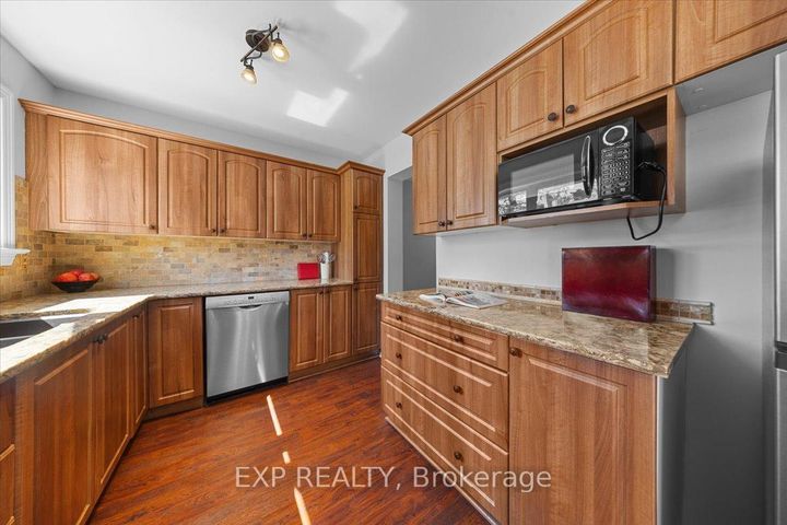Photo 17 at 14 - 21 Midland Crescent, Nepean (Arlington Woods), Ottawa