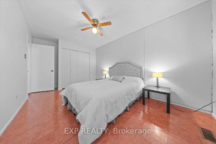 Photo 24 at 14 - 21 Midland Crescent, Nepean (Arlington Woods), Ottawa