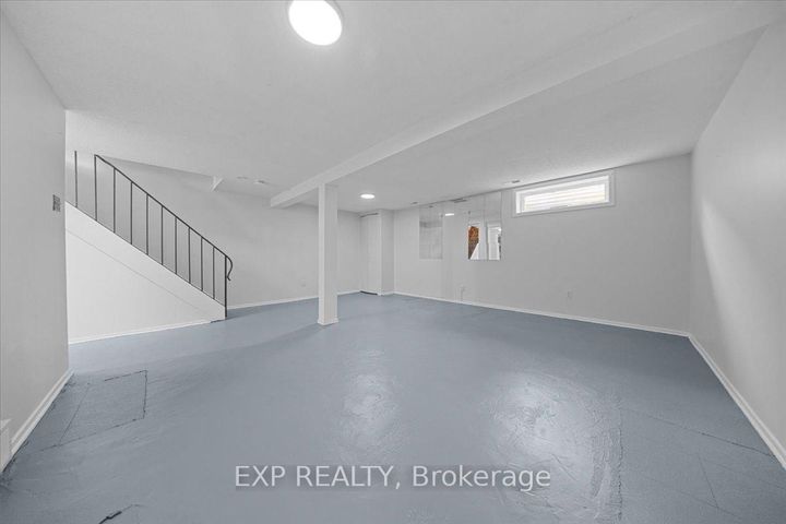 Photo 34 at 14 - 21 Midland Crescent, Nepean (Arlington Woods), Ottawa