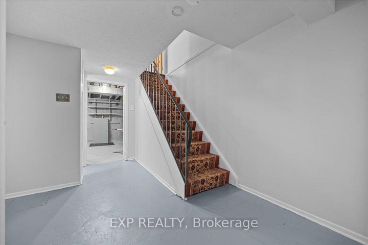 Photo 35 at 14 - 21 Midland Crescent, Nepean (Arlington Woods), Ottawa