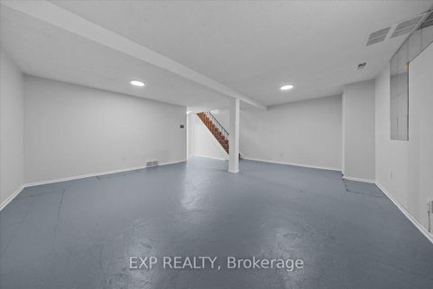 Photo 33 at 14 - 21 Midland Crescent, Nepean (Arlington Woods), Ottawa