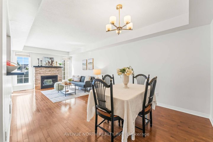 Photo 5 at 402 Ashbourne Crescent, Nepean (Stonebridge), Ottawa
