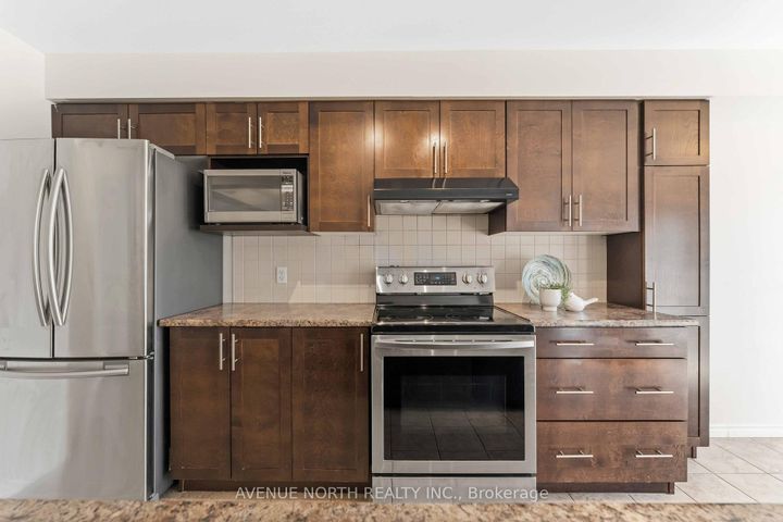 Photo 12 at 402 Ashbourne Crescent, Nepean (Stonebridge), Ottawa