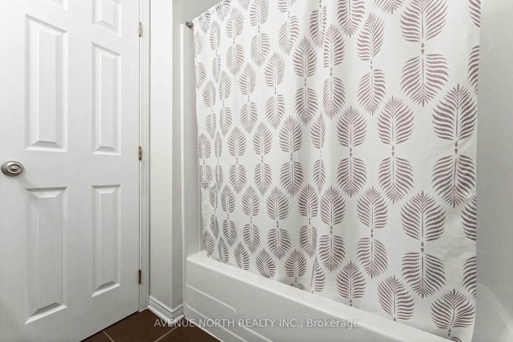 Photo 27 at 402 Ashbourne Crescent, Nepean (Stonebridge), Ottawa