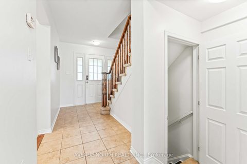 Photo 2 at 402 Ashbourne Crescent, Nepean (Stonebridge), Ottawa