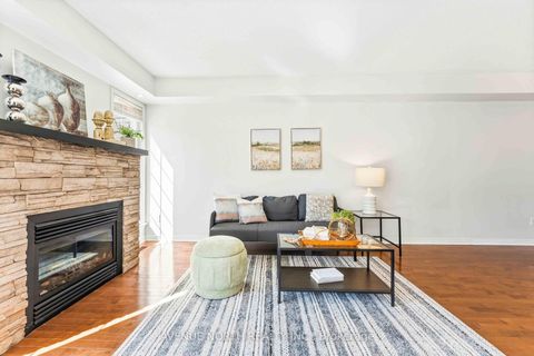 Photo 7 at 402 Ashbourne Crescent, Nepean (Stonebridge), Ottawa