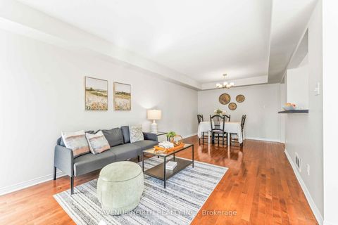 Photo 8 at 402 Ashbourne Crescent, Nepean (Stonebridge), Ottawa