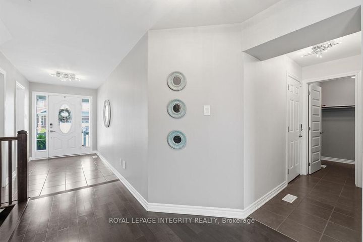 Photo 3 at 24 PONDHAWK Way, Nepean (Half Moon Bay), Ottawa