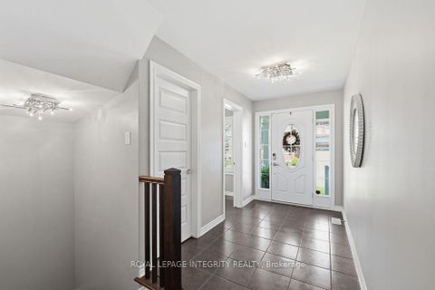 Photo 2 at 24 PONDHAWK Way, Nepean (Half Moon Bay), Ottawa