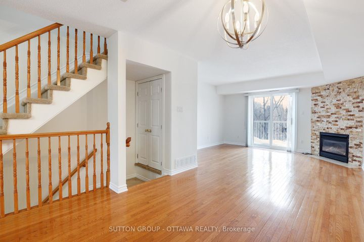 Photo 5 at 115 Tall Pines Private, Nepean (Leslie Park), Ottawa