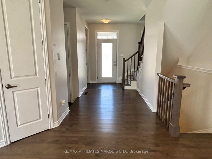 Photo 3 at 526 Sturnidae Street, Nepean (Half Moon Bay), Ottawa
