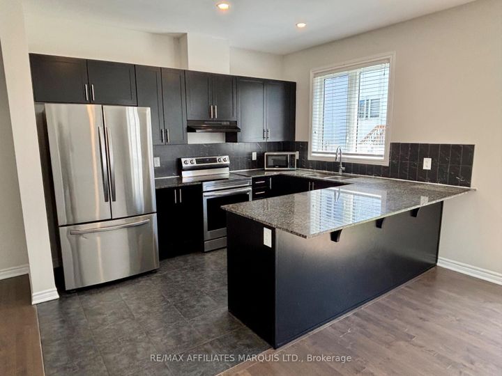 Photo 5 at 526 Sturnidae Street, Nepean (Half Moon Bay), Ottawa