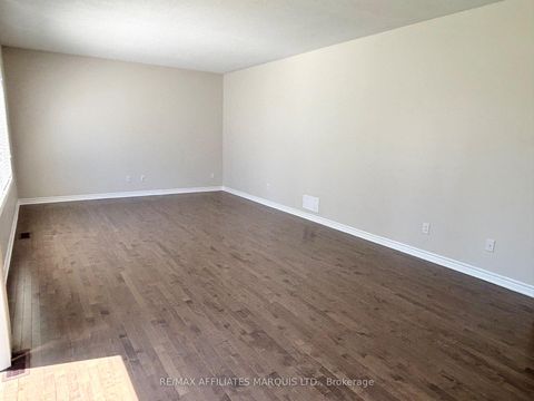 Photo 12 at 526 Sturnidae Street, Nepean (Half Moon Bay), Ottawa