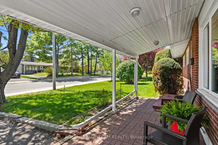 Photo 4 at 1131 Deer Park Road, Nepean (City View/Skyline/Fisher Heights/Parkwood Hills), Ottawa