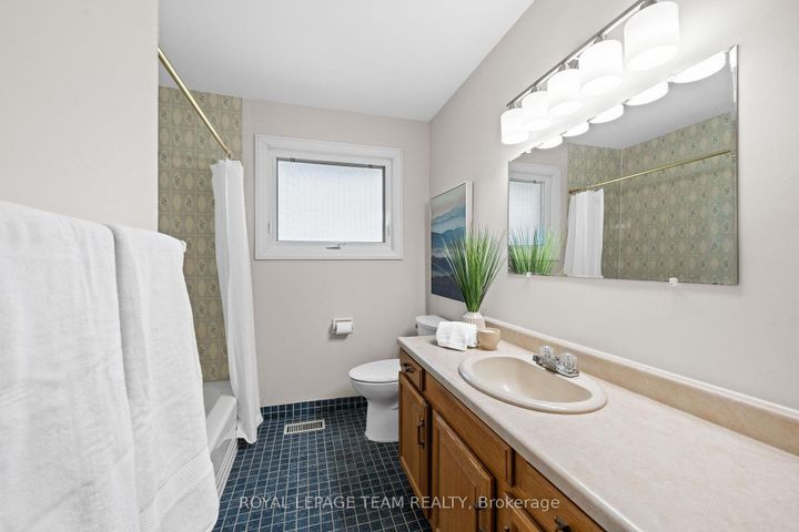 Photo 20 at 1131 Deer Park Road, Nepean (City View/Skyline/Fisher Heights/Parkwood Hills), Ottawa