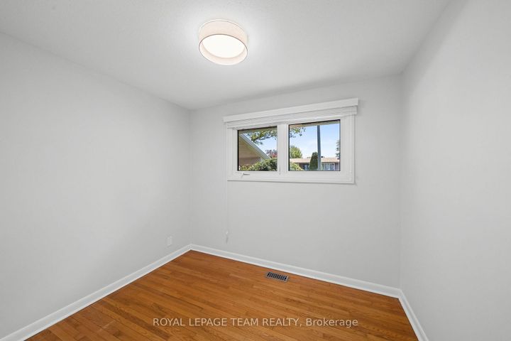 Photo 25 at 1131 Deer Park Road, Nepean (City View/Skyline/Fisher Heights/Parkwood Hills), Ottawa