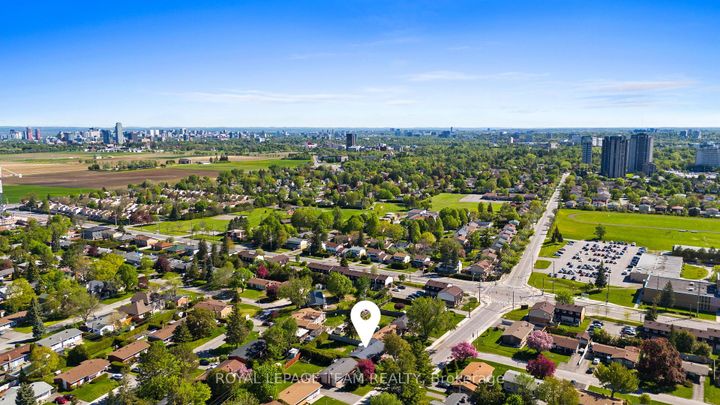 Photo 44 at 1131 Deer Park Road, Nepean (City View/Skyline/Fisher Heights/Parkwood Hills), Ottawa