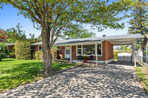 Photo 1 at 1131 Deer Park Road, Nepean (City View/Skyline/Fisher Heights/Parkwood Hills), Ottawa