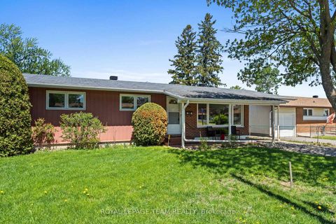 Photo 3 at 1131 Deer Park Road, Nepean (City View/Skyline/Fisher Heights/Parkwood Hills), Ottawa