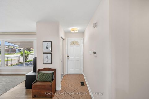 Photo 5 at 1131 Deer Park Road, Nepean (City View/Skyline/Fisher Heights/Parkwood Hills), Ottawa
