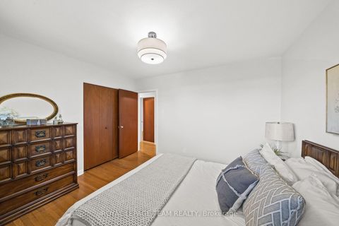 Photo 19 at 1131 Deer Park Road, Nepean (City View/Skyline/Fisher Heights/Parkwood Hills), Ottawa