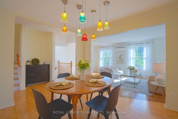 Photo 8 at 8 Moorside Private, Nepean (Carleton Heights), Ottawa